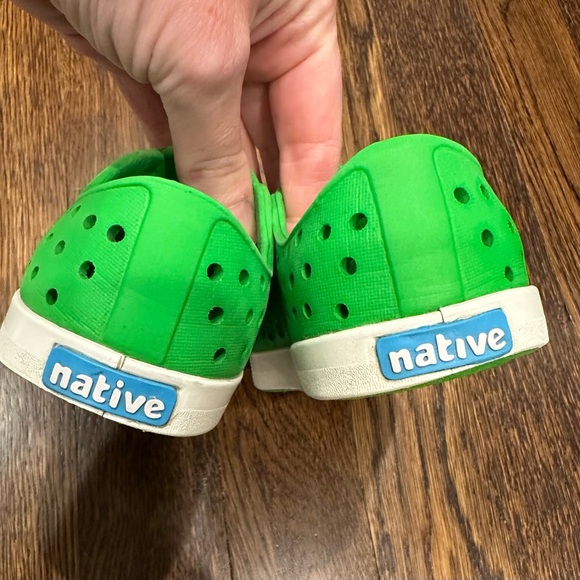 Native Shoes - Picture 2 of 4